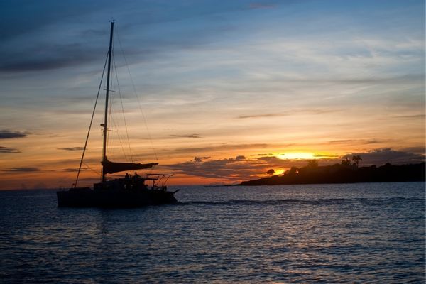 makani catamaran tours