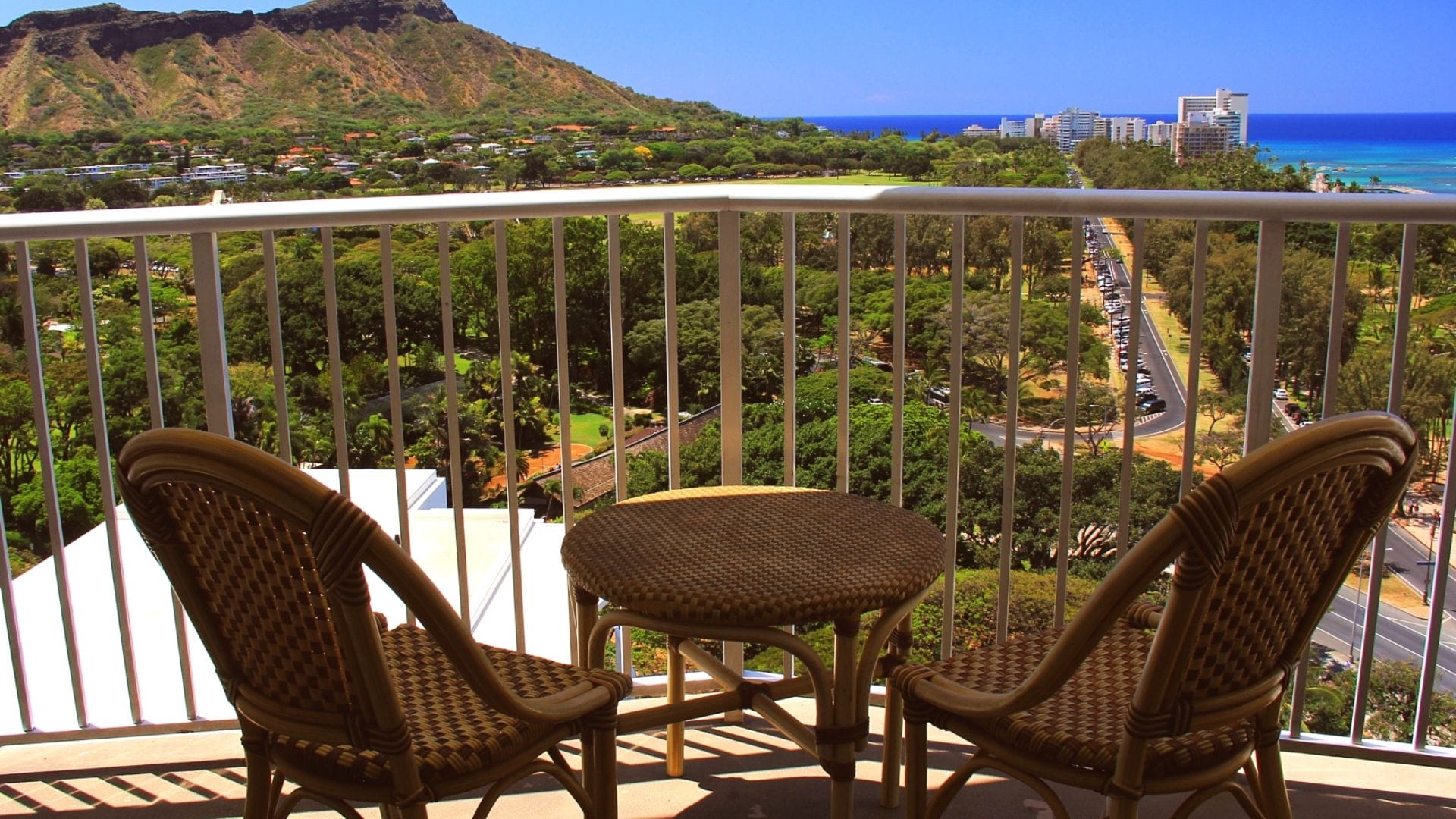 Lotus-Honolulu-at-Diamond-Head